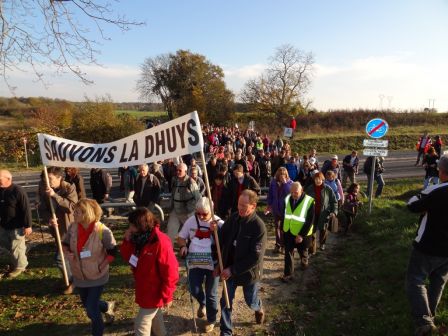 Novembre 2011, manifestation victorieuse pour empêcher la vente de 4,7 kms de la Dhuis à une entreprise privée.