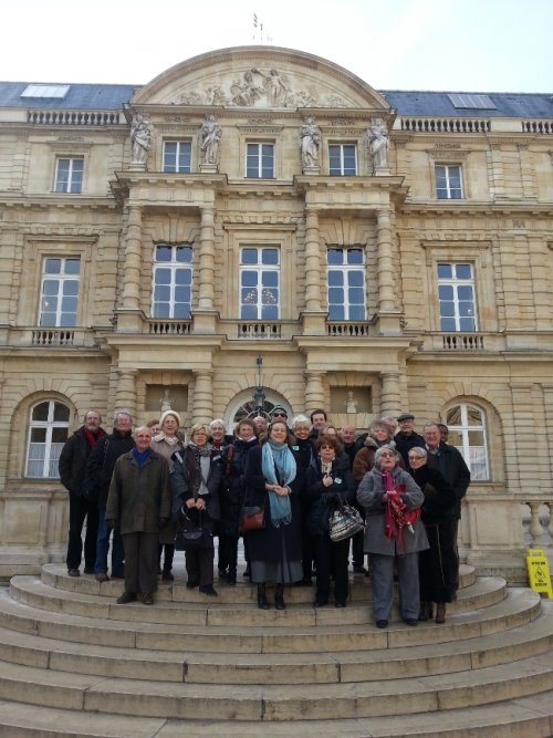 La sénatrice et les bridgeurs de Cesson devant le Palais du Luxembourg